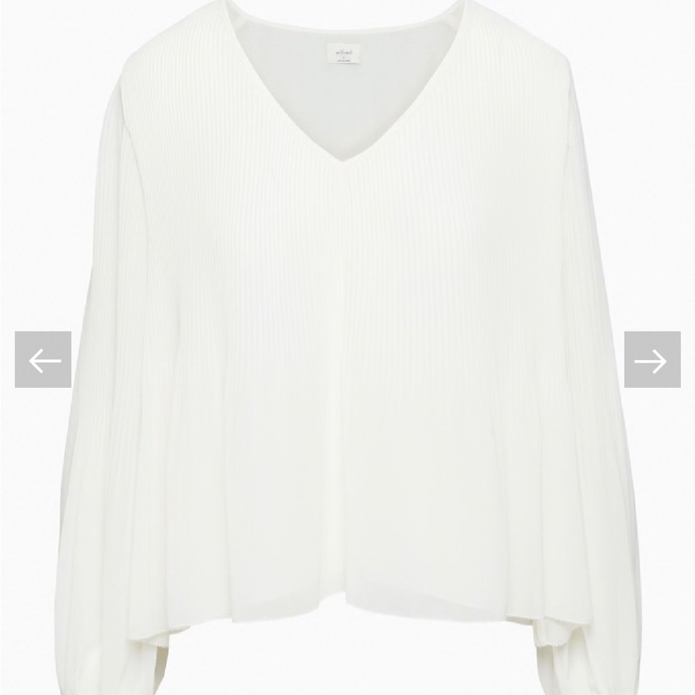 Wilfred
Daydreamer V-neck Blouse - Picture 11 of 14